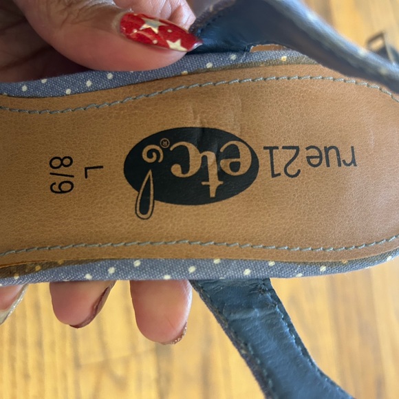Rue21 Women's Denim Heels with Blue and White Dots Size 8/9 - Picture 4 of 5